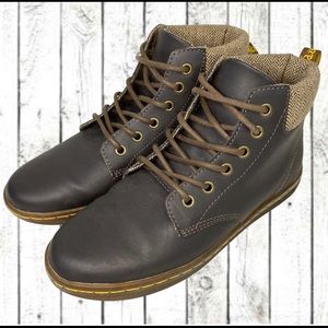 Dr Martens Womens size 7 Boots Mid Leather Style